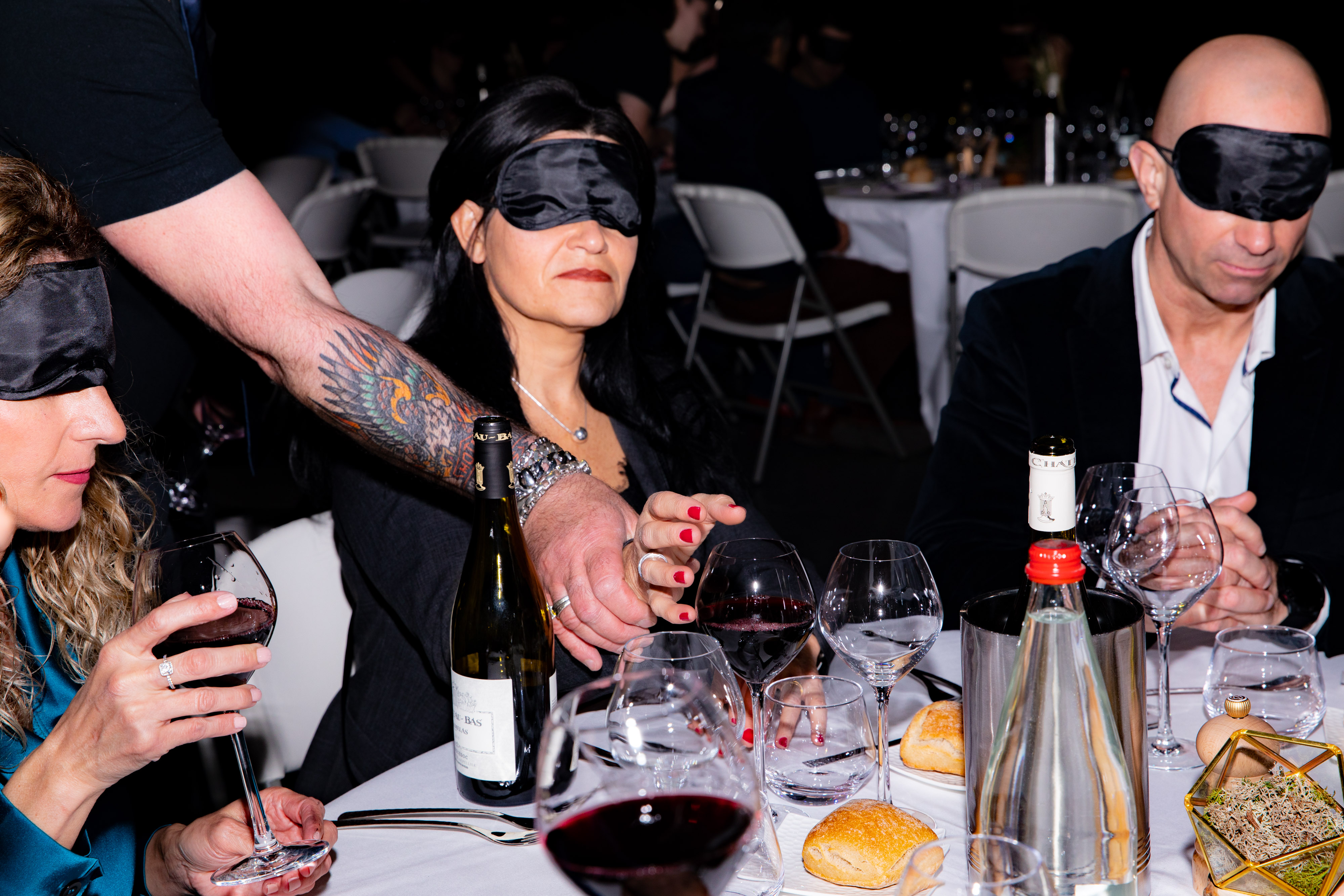 Repas%20dans%20le%20noir%20La%20Bulle%20Bleue%202%20%C2%A9Alexandre%20FRAGA-Les%20Illumin%C3%A9s%20pour%20Traiteur%20Grand Repas%20dans%20le%20noir%20La%20Bulle%20Bleue%202%20%C2%A9Alexandre%20FRAGA-Les%20Illumin%C3%A9s%20pour%20Traiteur%20Grand